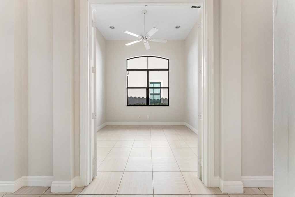 241 Se Fascino Circle - Photo 10
