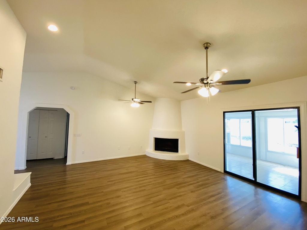 1524 W Mission Drive - Photo 2