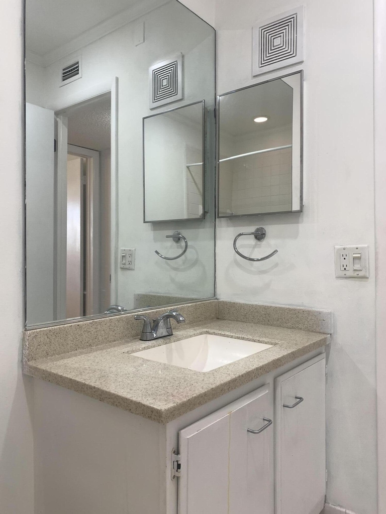 3951 Ne 18th Avenue - Photo 16