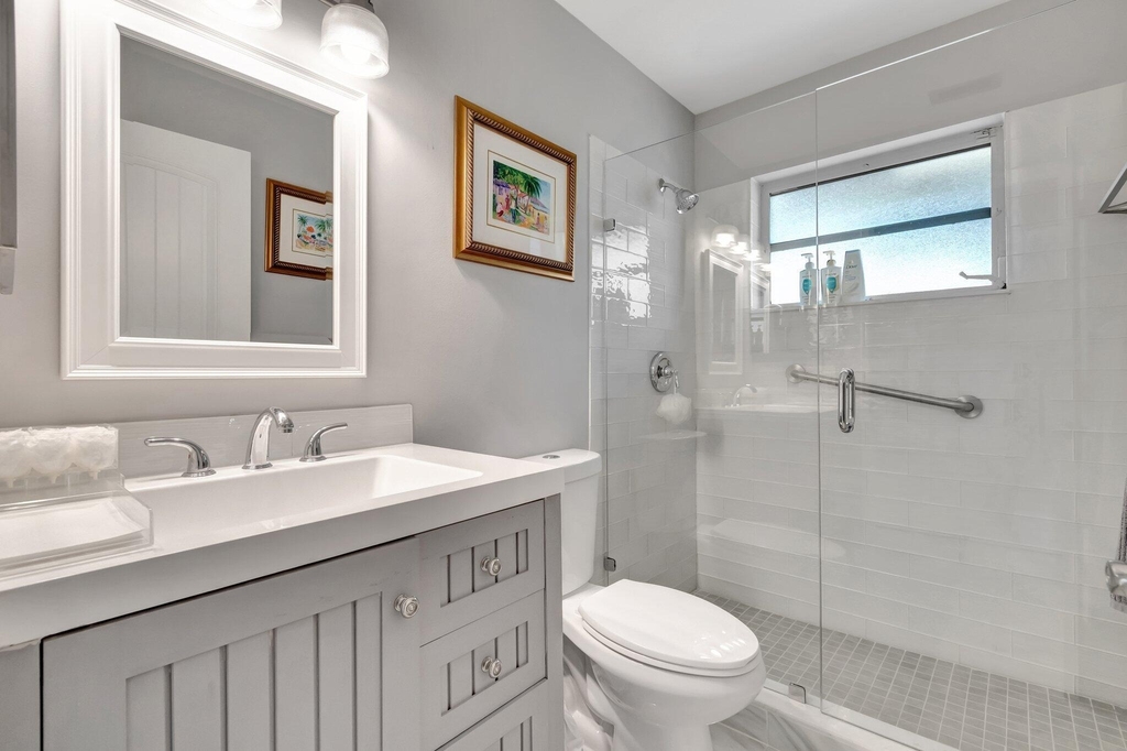 10927 Dolphin Palm Court - Photo 23