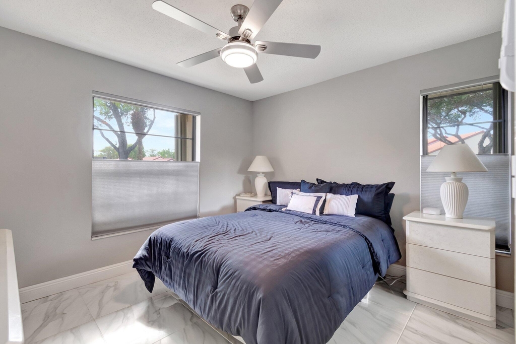 10927 Dolphin Palm Court - Photo 19