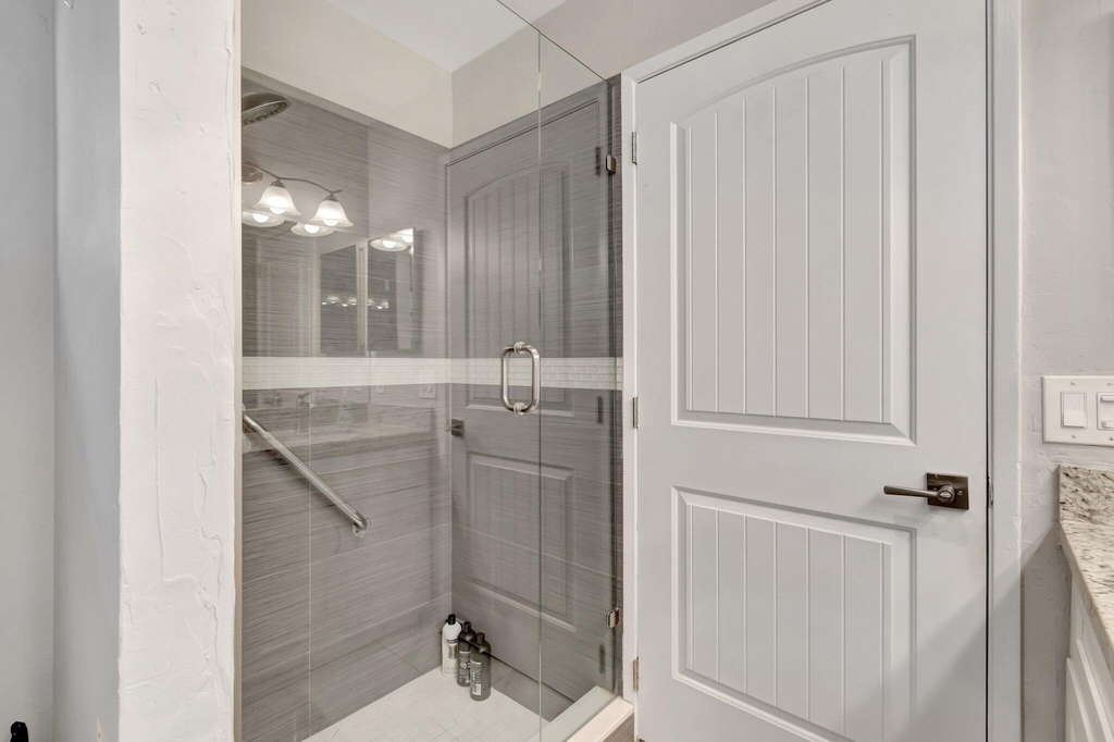 10927 Dolphin Palm Court - Photo 18
