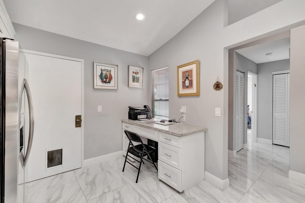 10927 Dolphin Palm Court - Photo 11