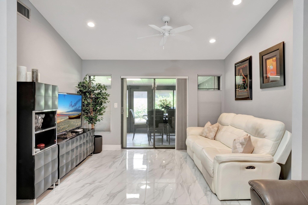 10927 Dolphin Palm Court - Photo 6