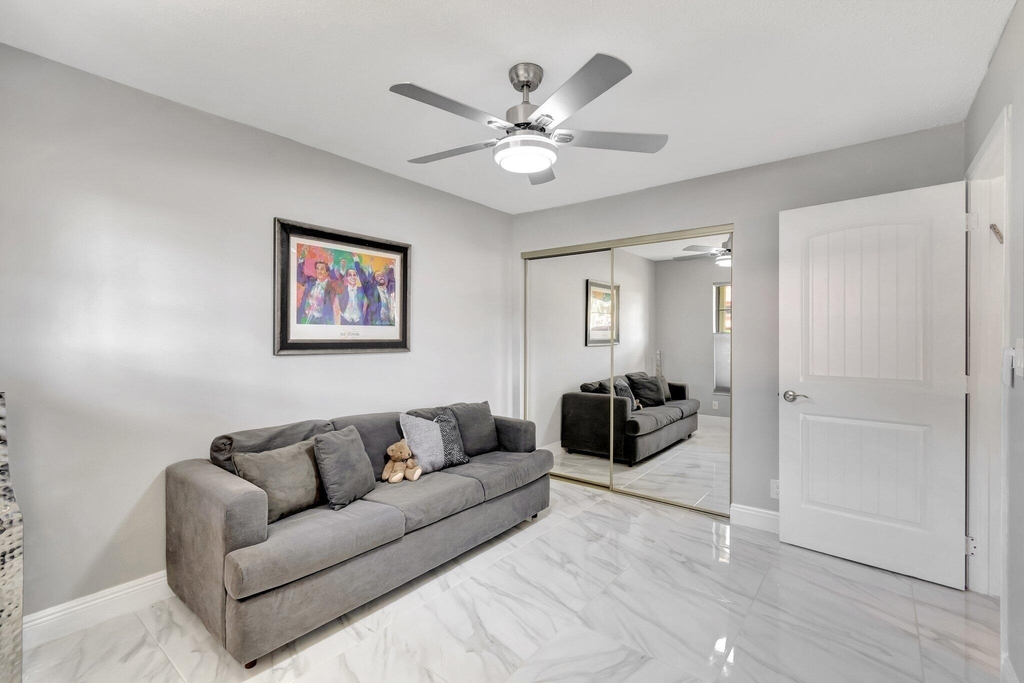 10927 Dolphin Palm Court - Photo 21