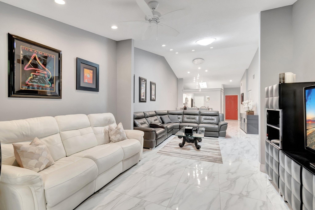 10927 Dolphin Palm Court - Photo 7