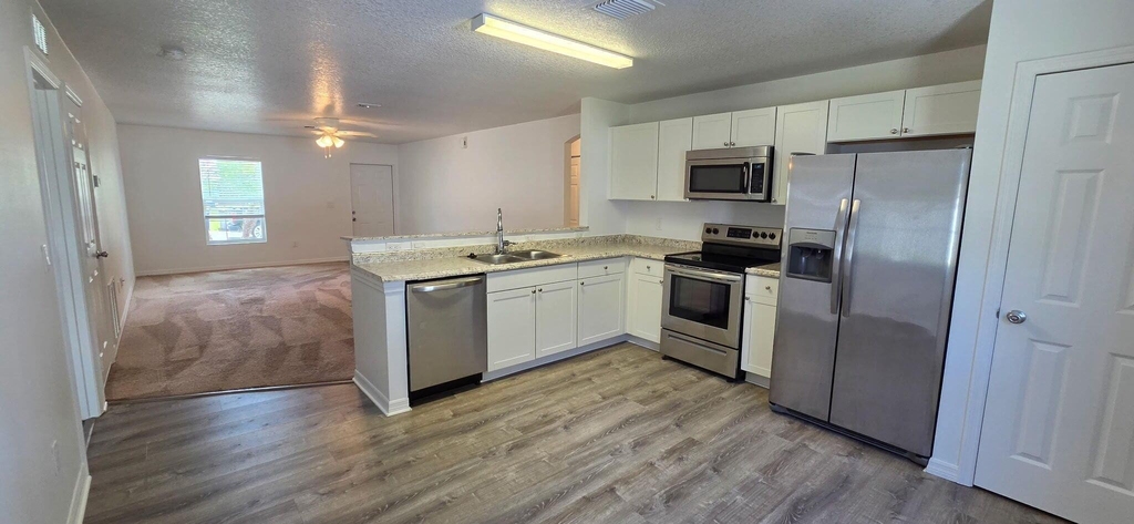2135 19th Avenue Sw - Photo 1