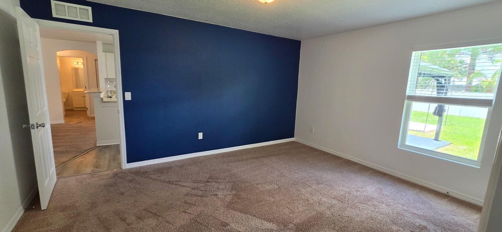 2135 19th Avenue Sw - Photo 11