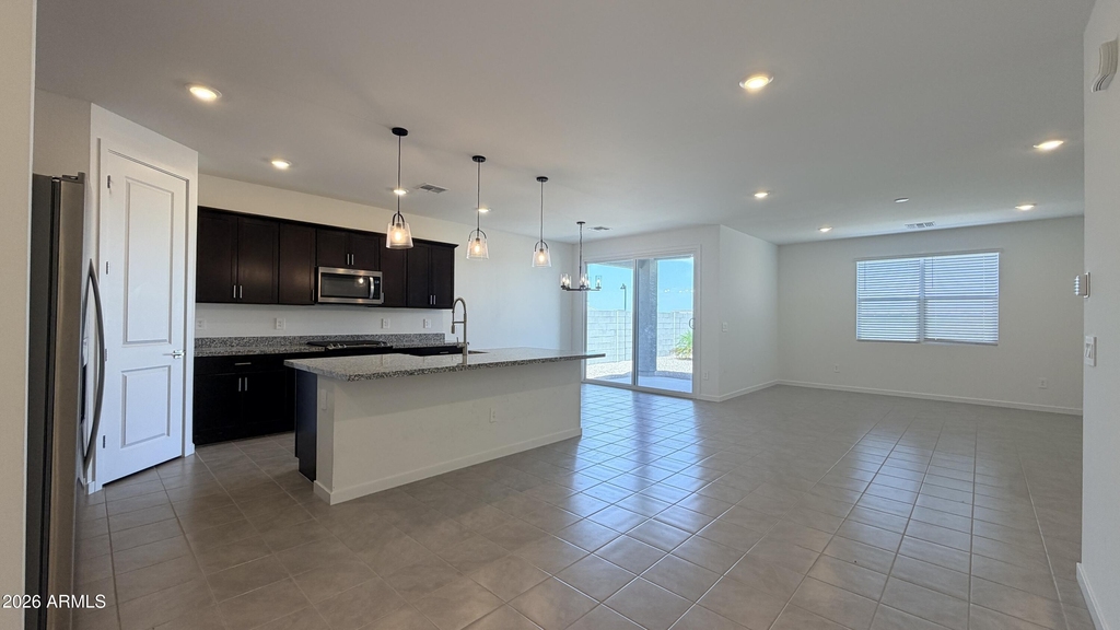 37406 W San Clemente Street - Photo 2