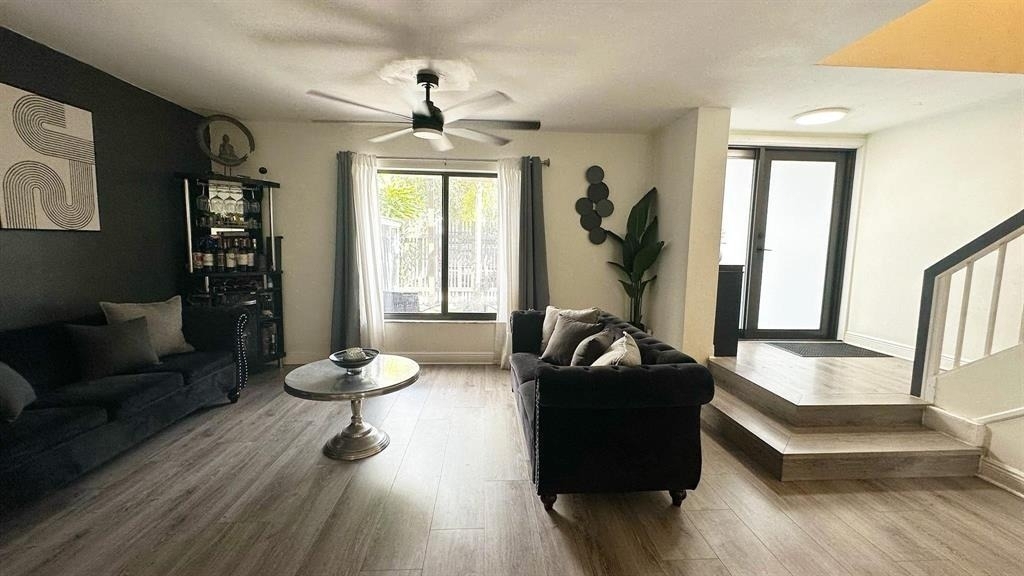 11205 Nw 15th Street - Photo 3
