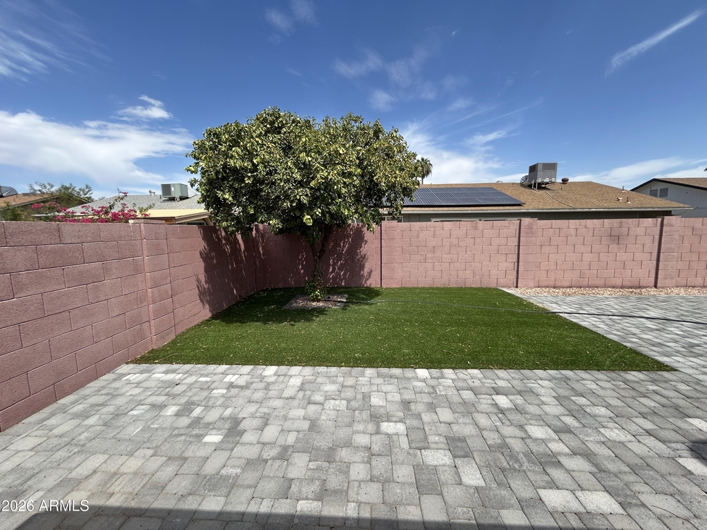 4014 W Christy Drive - Photo 17