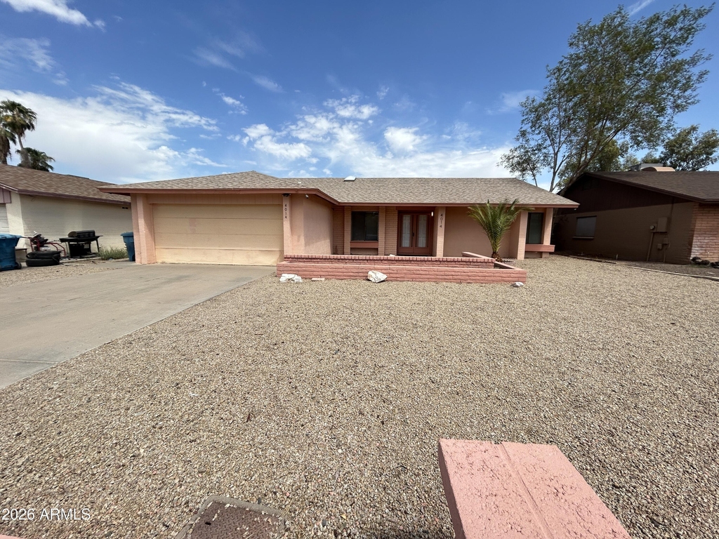 4014 W Christy Drive - Photo 0