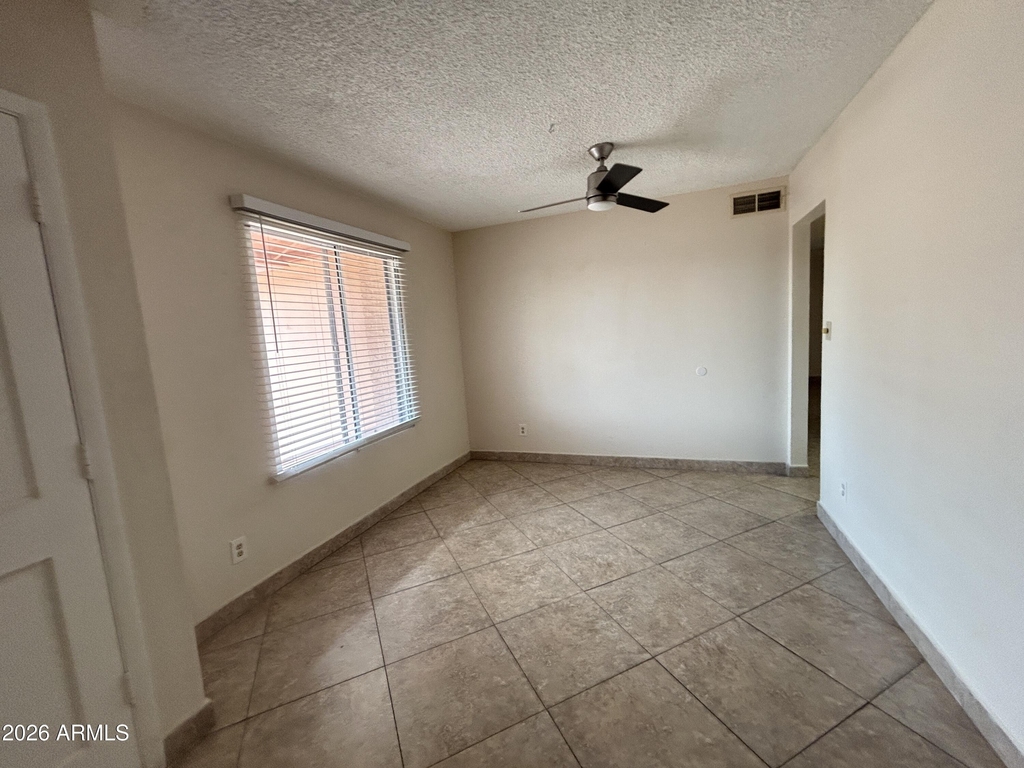 4014 W Christy Drive - Photo 4