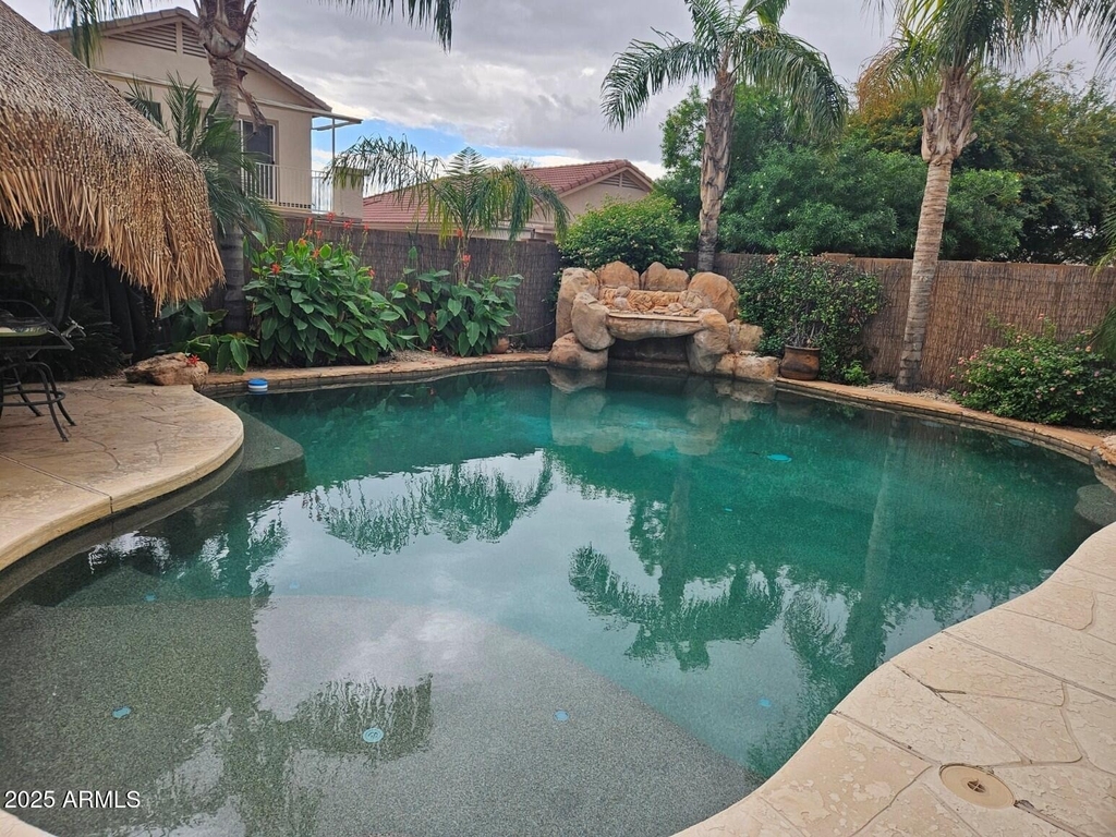 16833 W Bradford Way - Photo 2