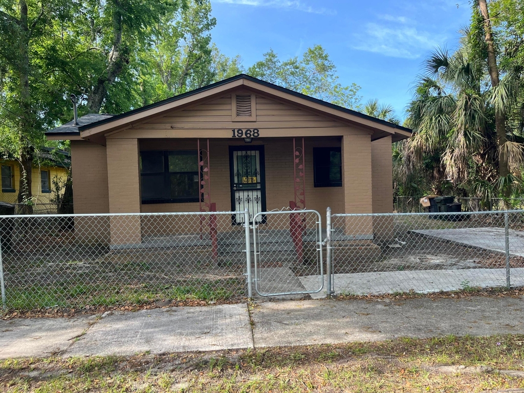 1968 W 23rd Street W - Photo 7