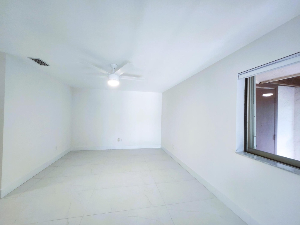 30 Pelican Pointe Drive - Photo 9