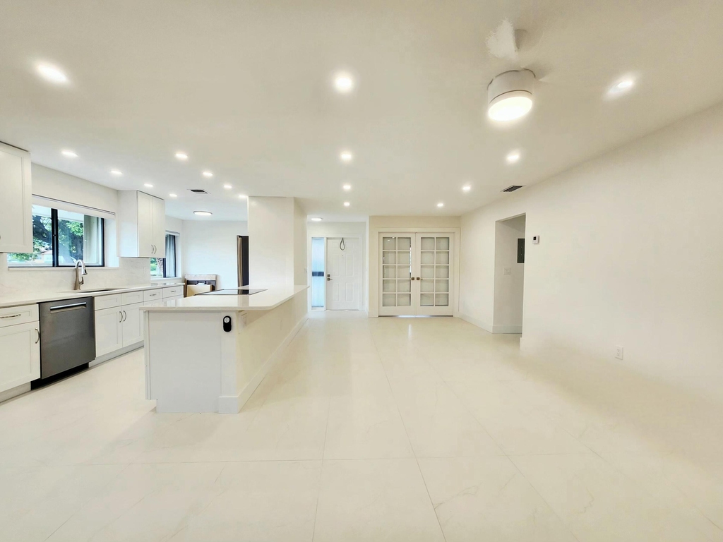 30 Pelican Pointe Drive - Photo 35
