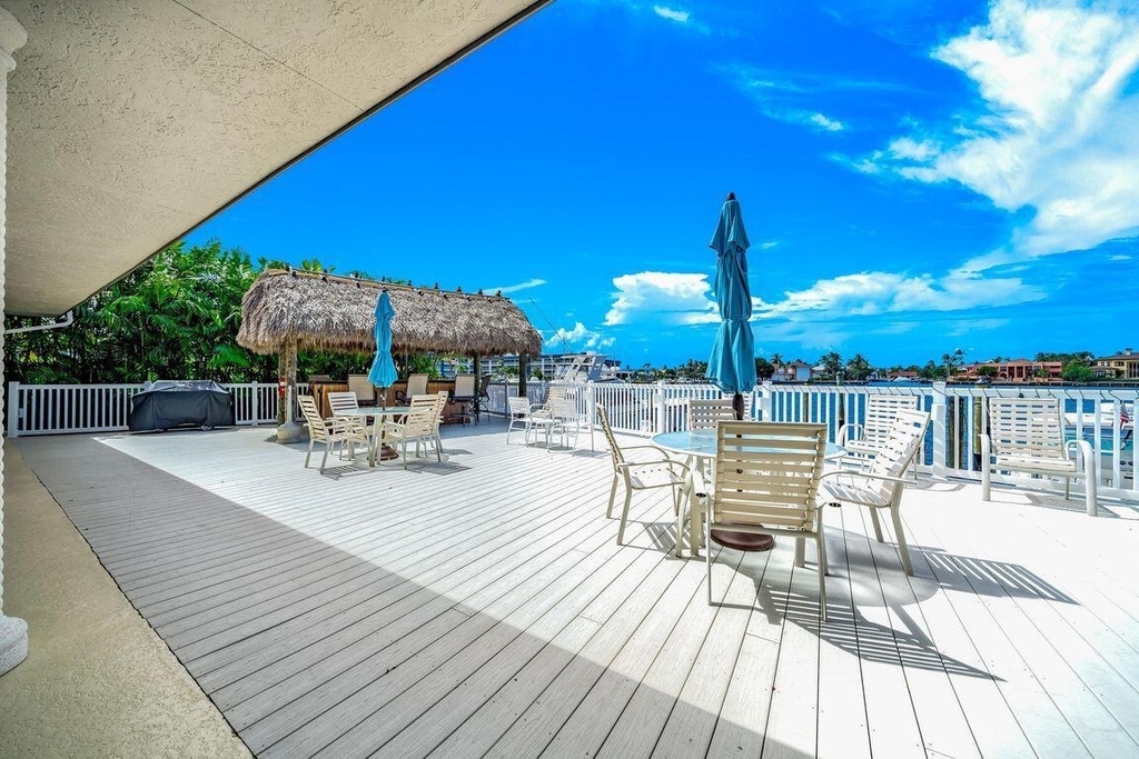 30 Pelican Pointe Drive - Photo 16