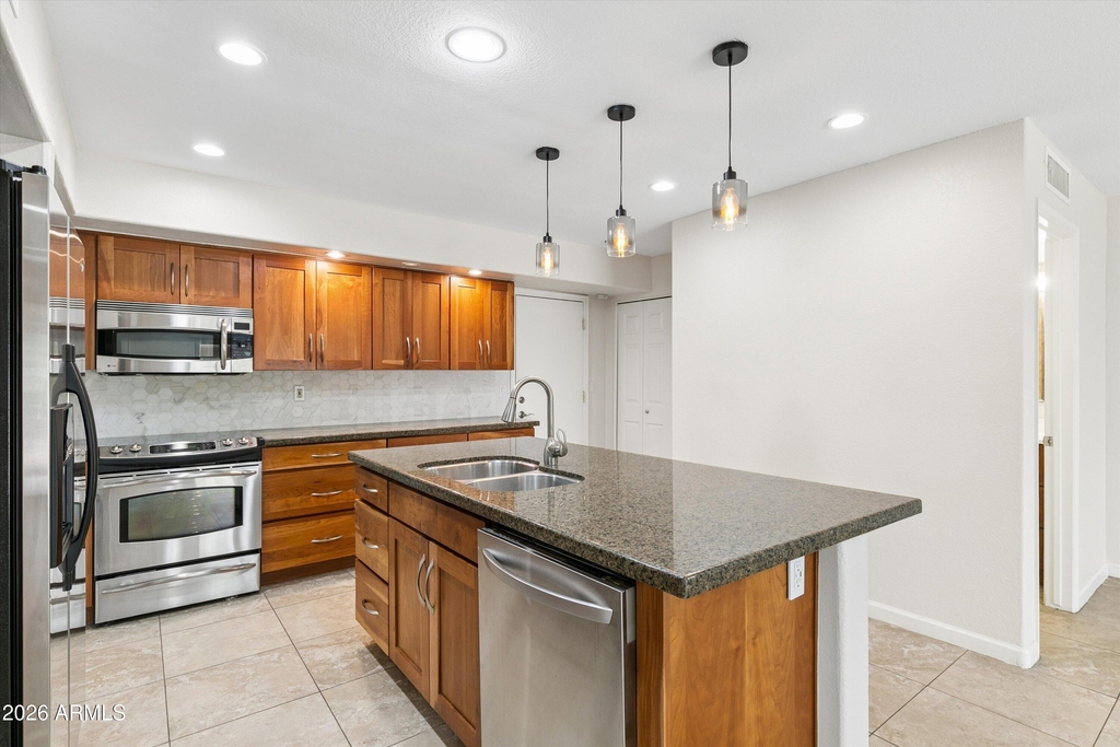 6756 W Morrow Drive - Photo 11