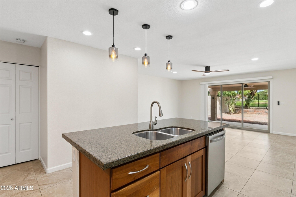 6756 W Morrow Drive - Photo 15