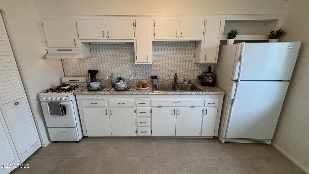10606 W Oakmont Drive - Photo 5