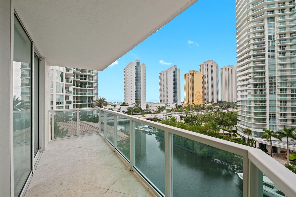 200 Sunny Isles Boulevard - Photo 35