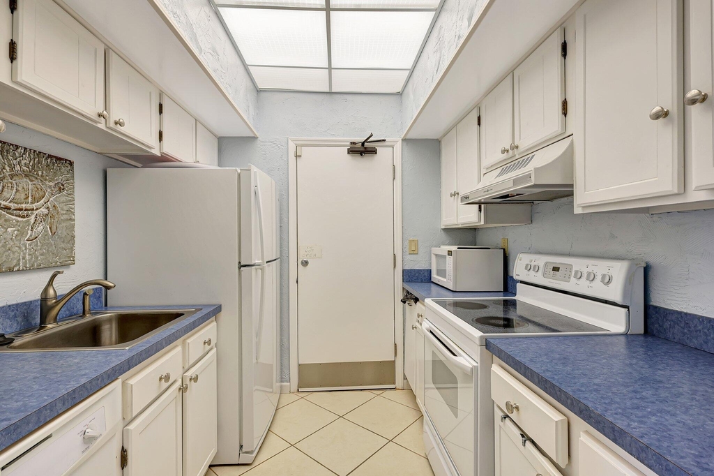 1357 Ne Ocean Boulevard - Photo 55