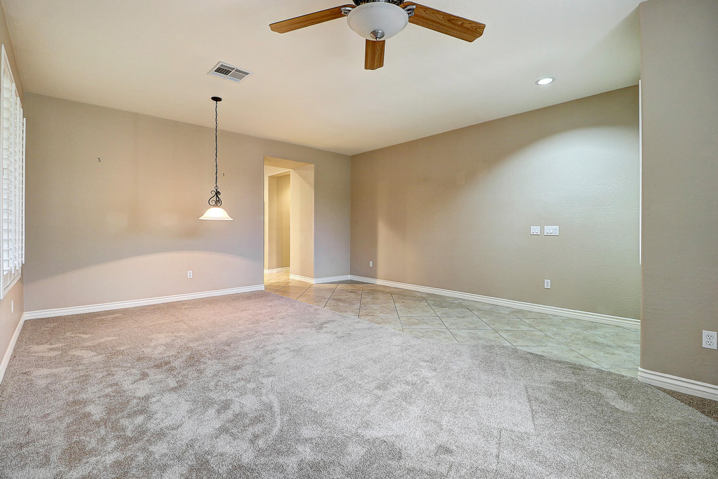 8212 W Joedad Terrace - Photo 10