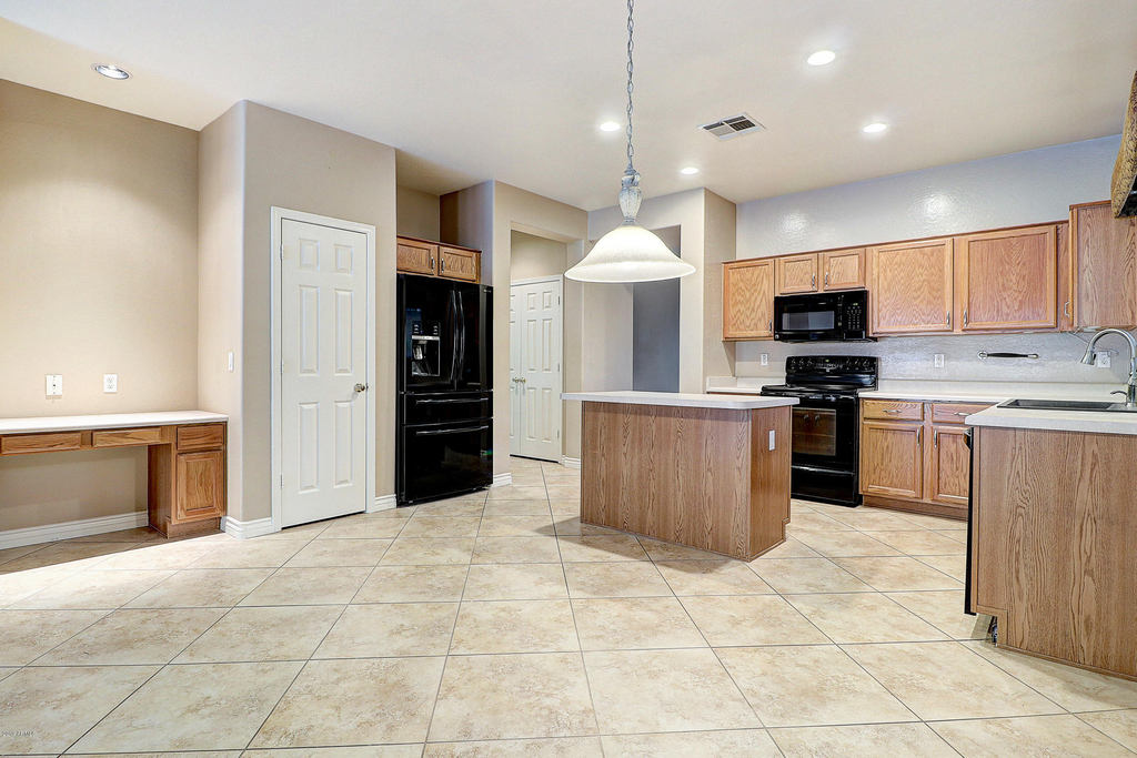 8212 W Joedad Terrace - Photo 4