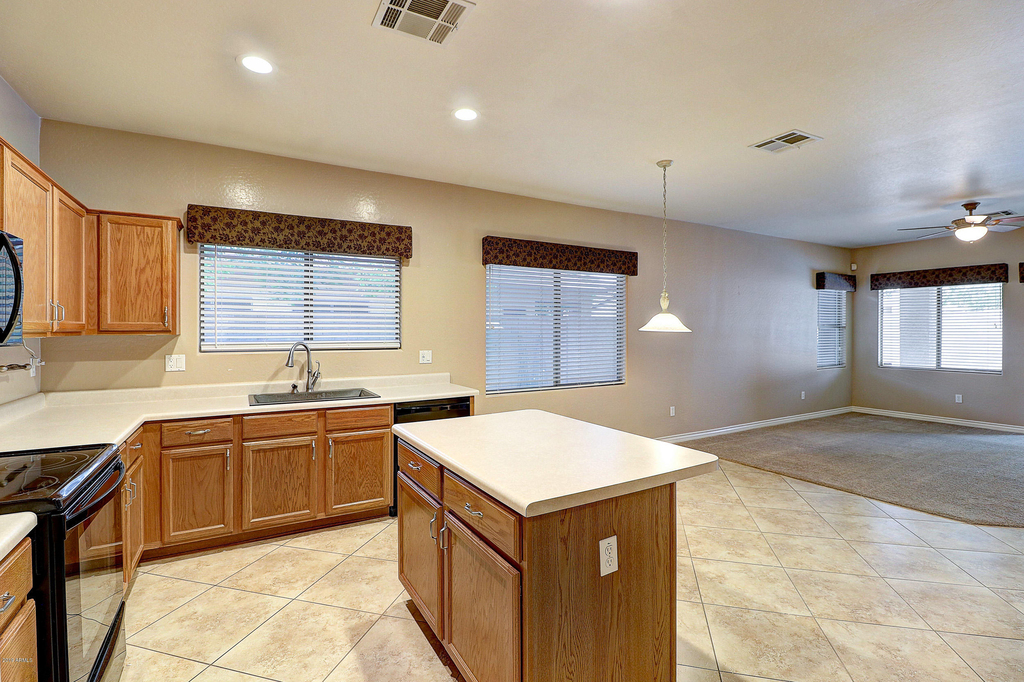 8212 W Joedad Terrace - Photo 7
