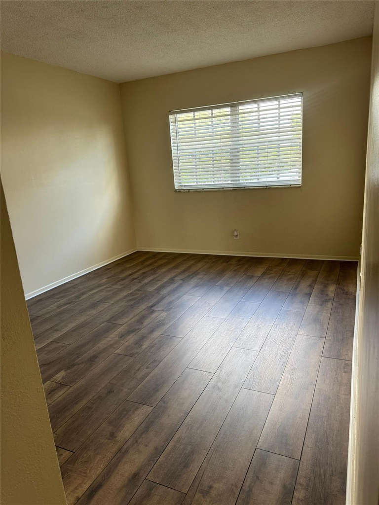 1407 Ne 56th Street - Photo 13