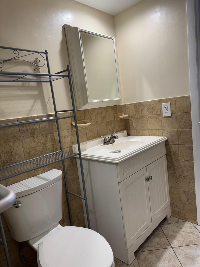 1407 Ne 56th Street - Photo 12