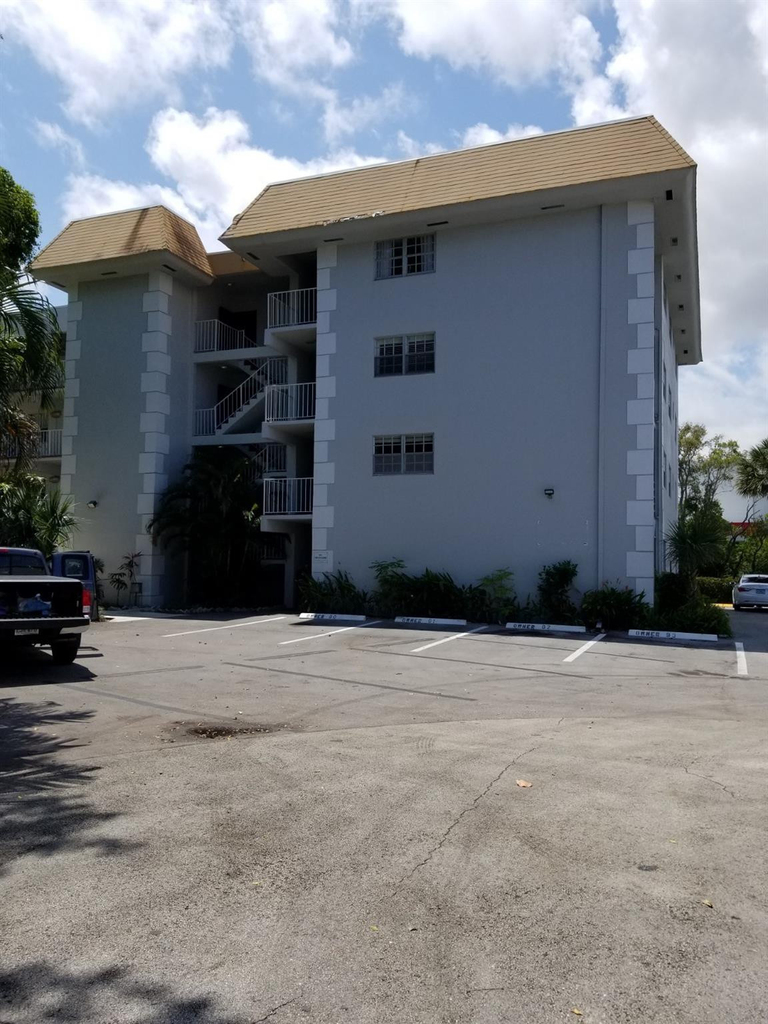 1407 Ne 56th Street - Photo 18