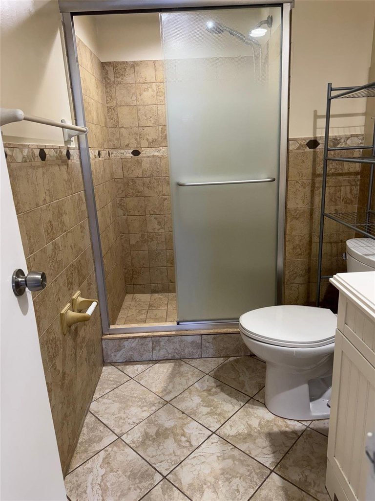 1407 Ne 56th Street - Photo 11