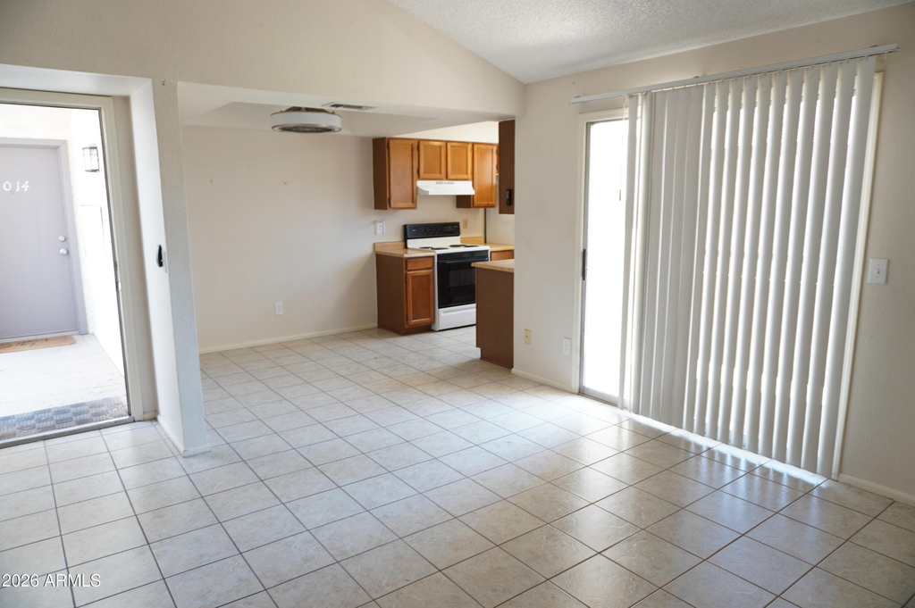 10610 S 48th Street - Photo 5