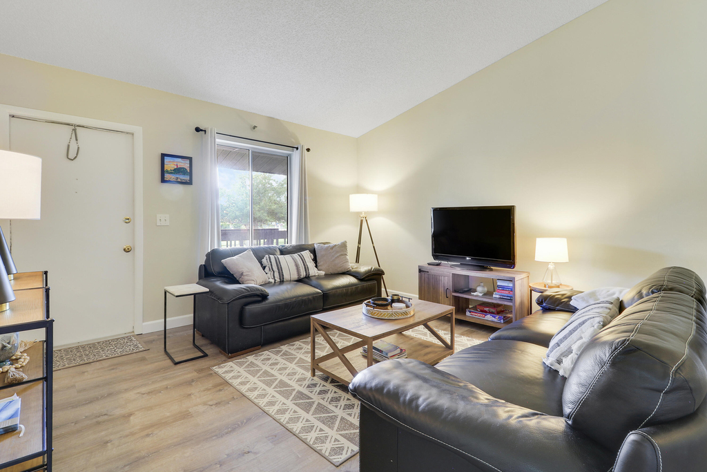 6414 Chasewood Drive - Photo 3