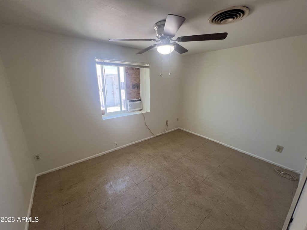 10017 N 7th Place - Photo 8