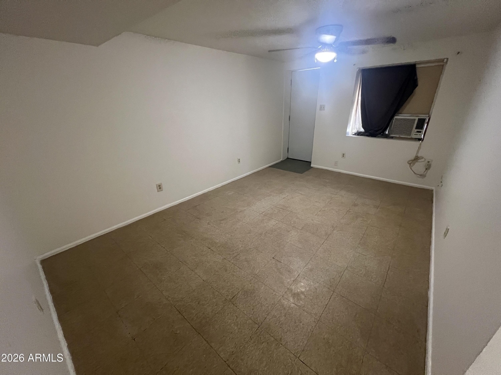 10017 N 7th Place - Photo 5