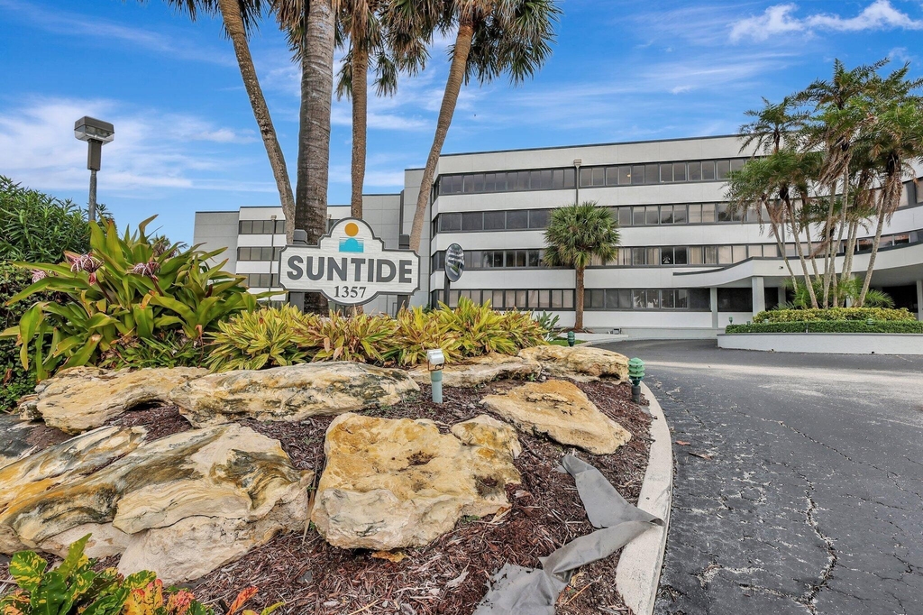 1357 Ne Ocean Boulevard - Photo 0