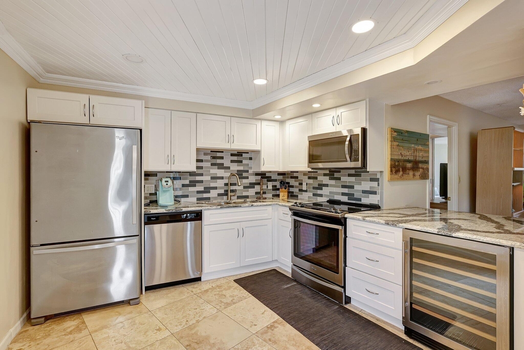 1357 Ne Ocean Boulevard - Photo 2