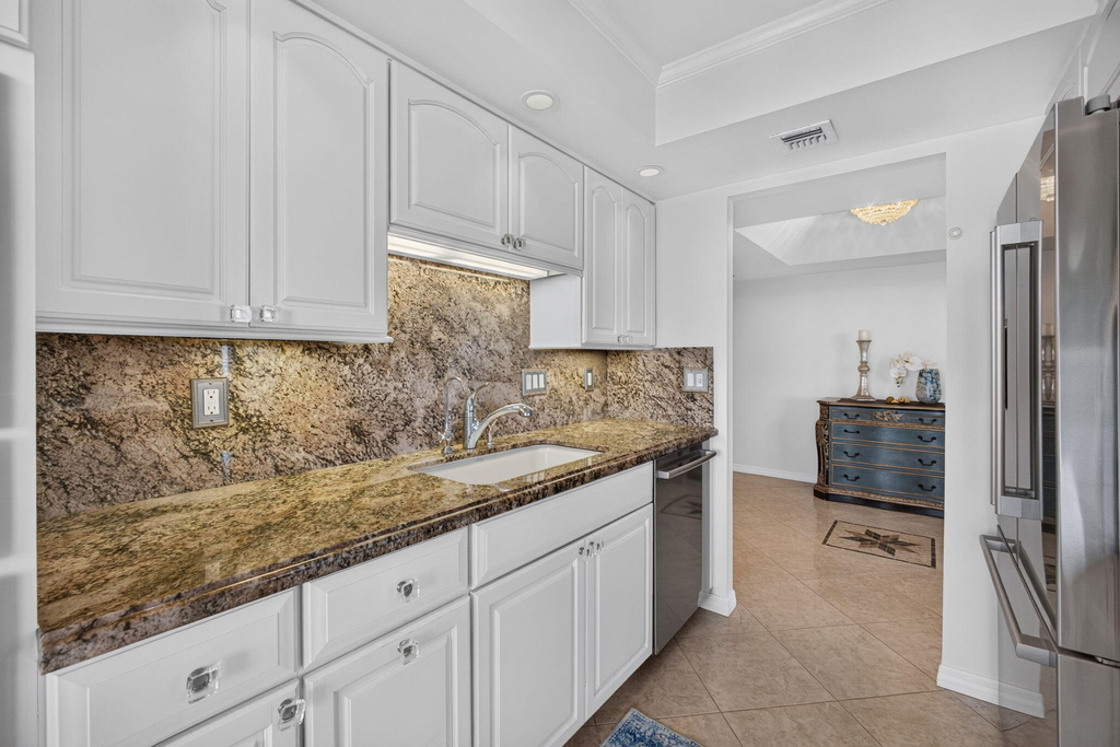5540 N Ocean Drive - Photo 22