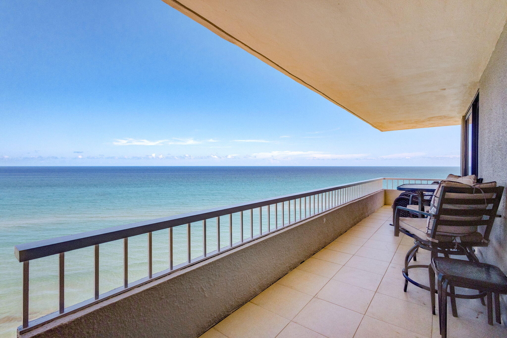 5540 N Ocean Drive - Photo 0