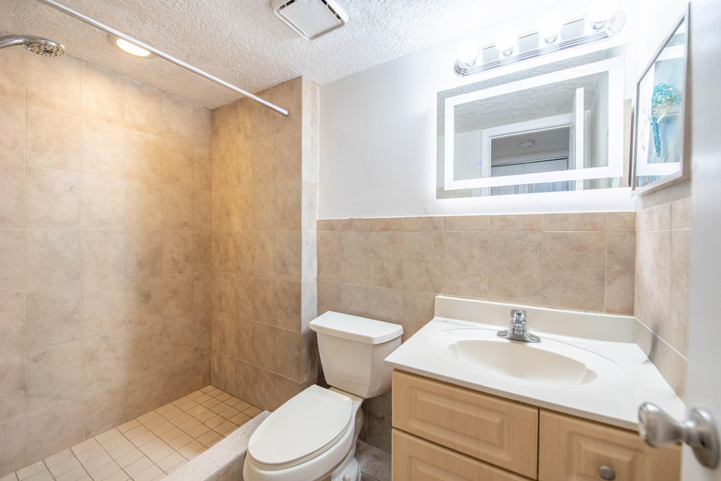 6995 Nw 186th Street - Photo 5