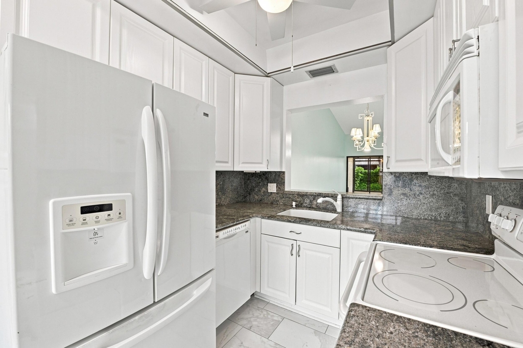 3872 Vine Trail - Photo 7