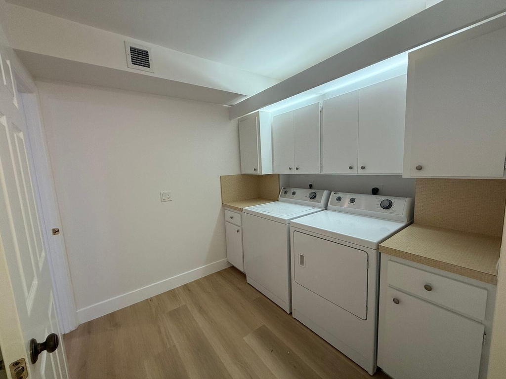 3511 Village Boulevard - Photo 9