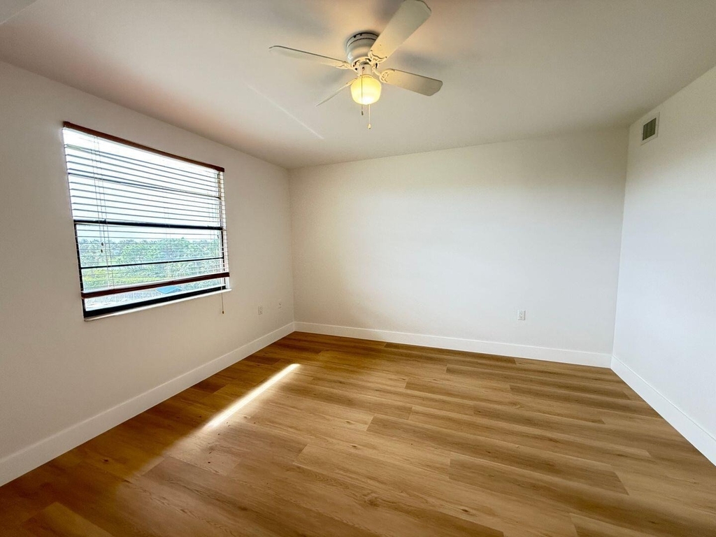 3511 Village Boulevard - Photo 15