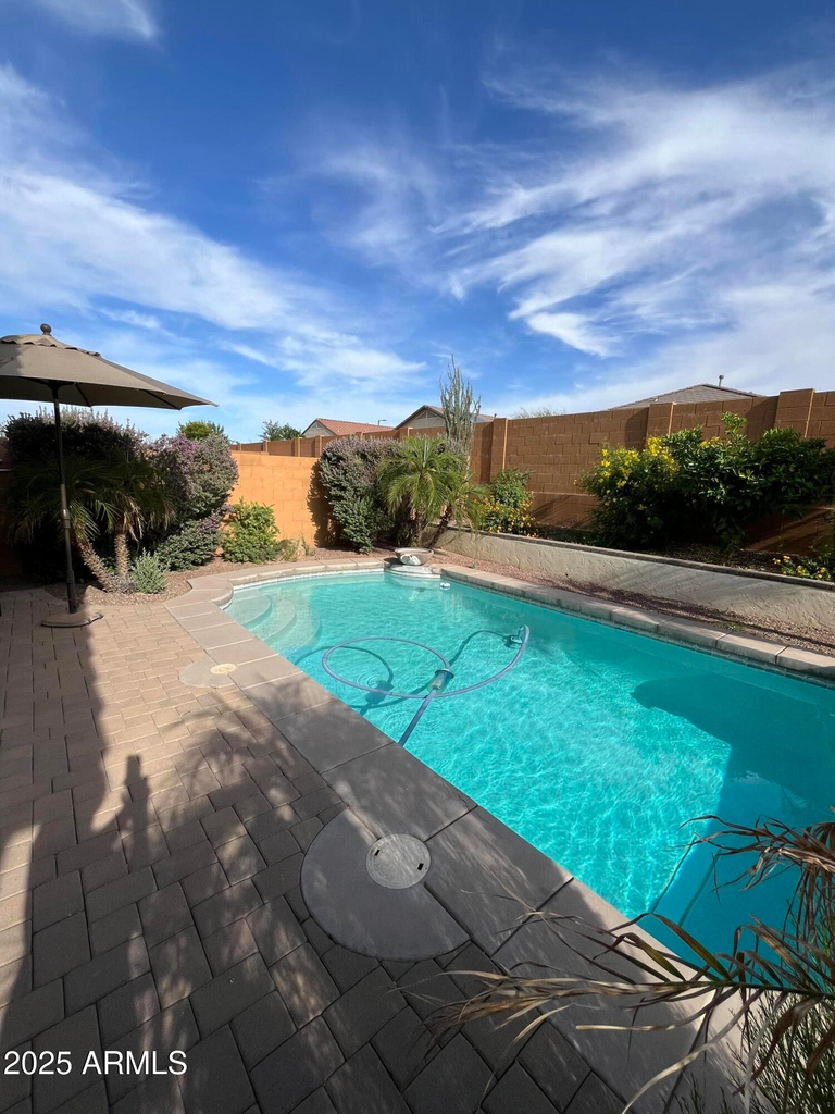 26087 W Tonto Lane - Photo 2