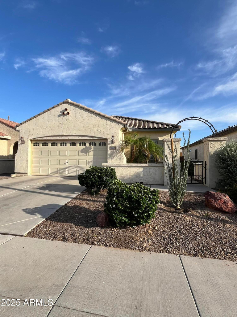 26087 W Tonto Lane - Photo 0