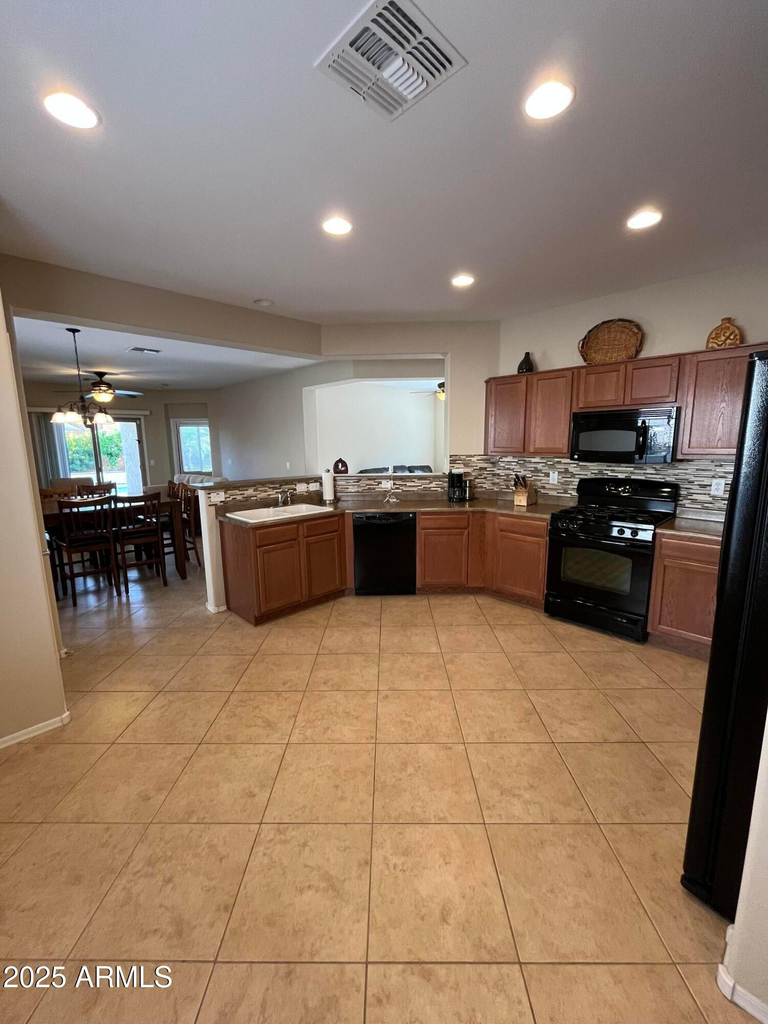 26087 W Tonto Lane - Photo 5