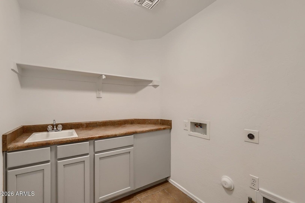 16059 W Pima Street - Photo 4